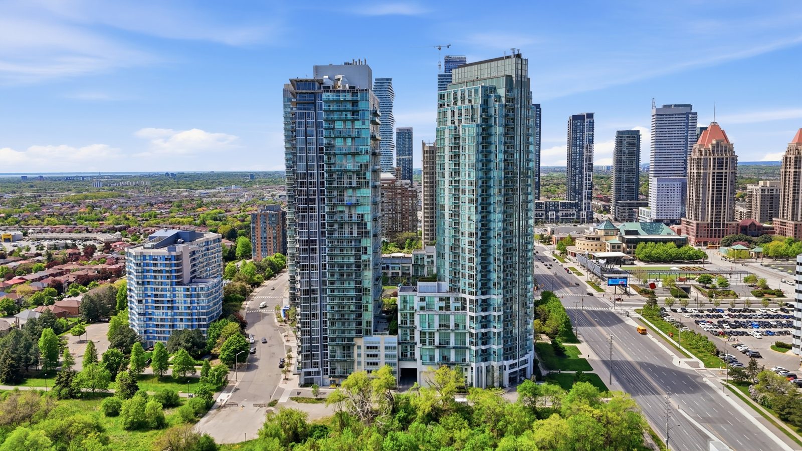 Aerial view of downtown Toronto towers
