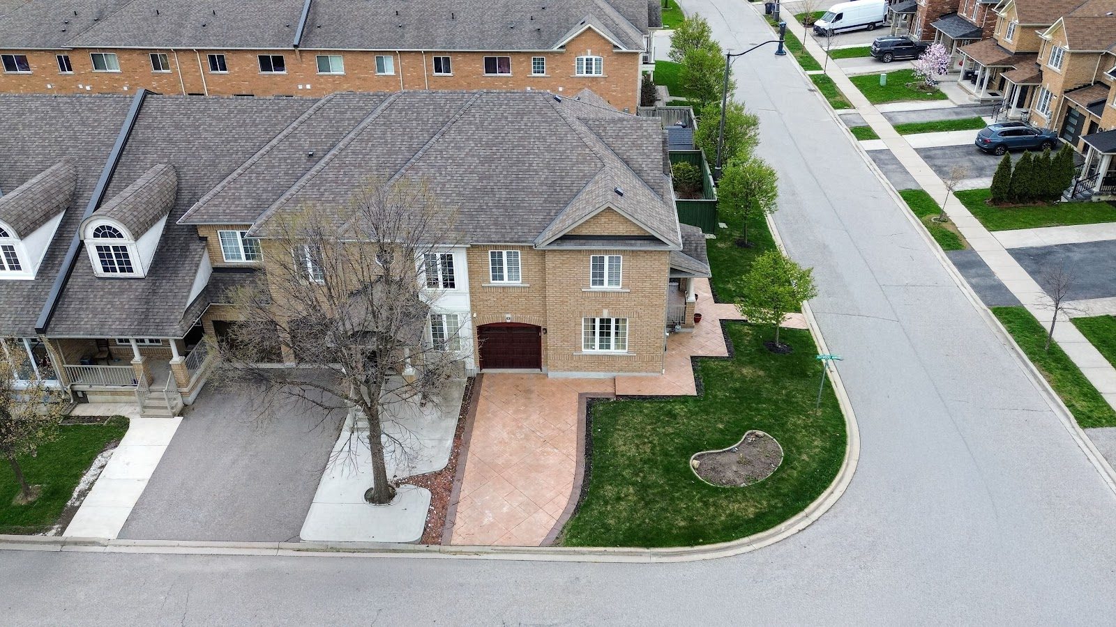 Brampton townhouse vs detached: which holds value better