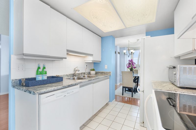 Fletcher’s Creek South, Brampton: kitchen