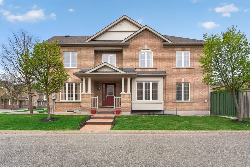 38 Nutwood Way, Brampton: front exterior