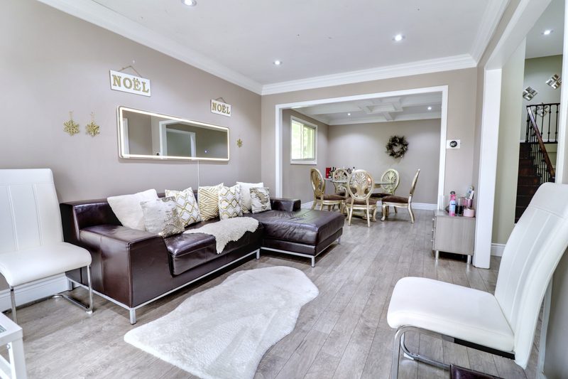 28 Poinsettia Place, Brampton: photo 02