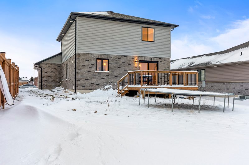 23 Tartan Dr, Embro: backyard